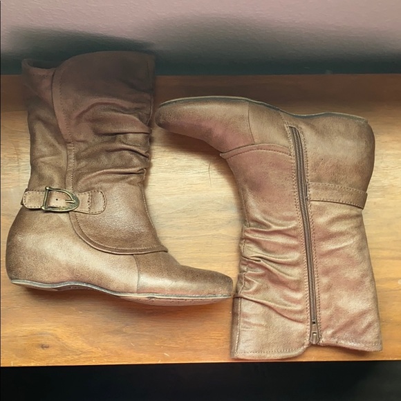 Bear Traps Light Brown Boots - Picture 1 of 6
